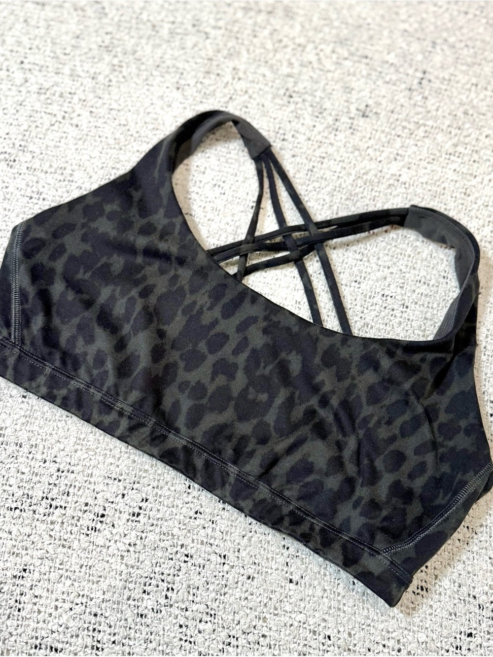 Victoria’s Secret Leopard Strappy Sports Bra L